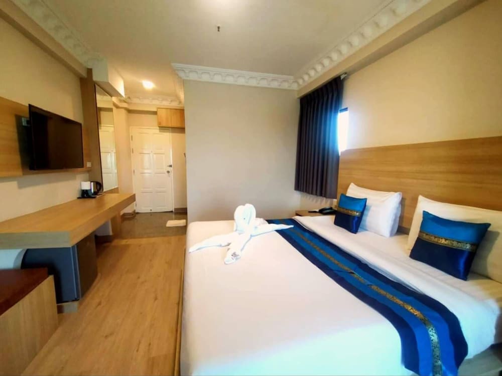 GRAND DELUXE DOUBLE ROOM
