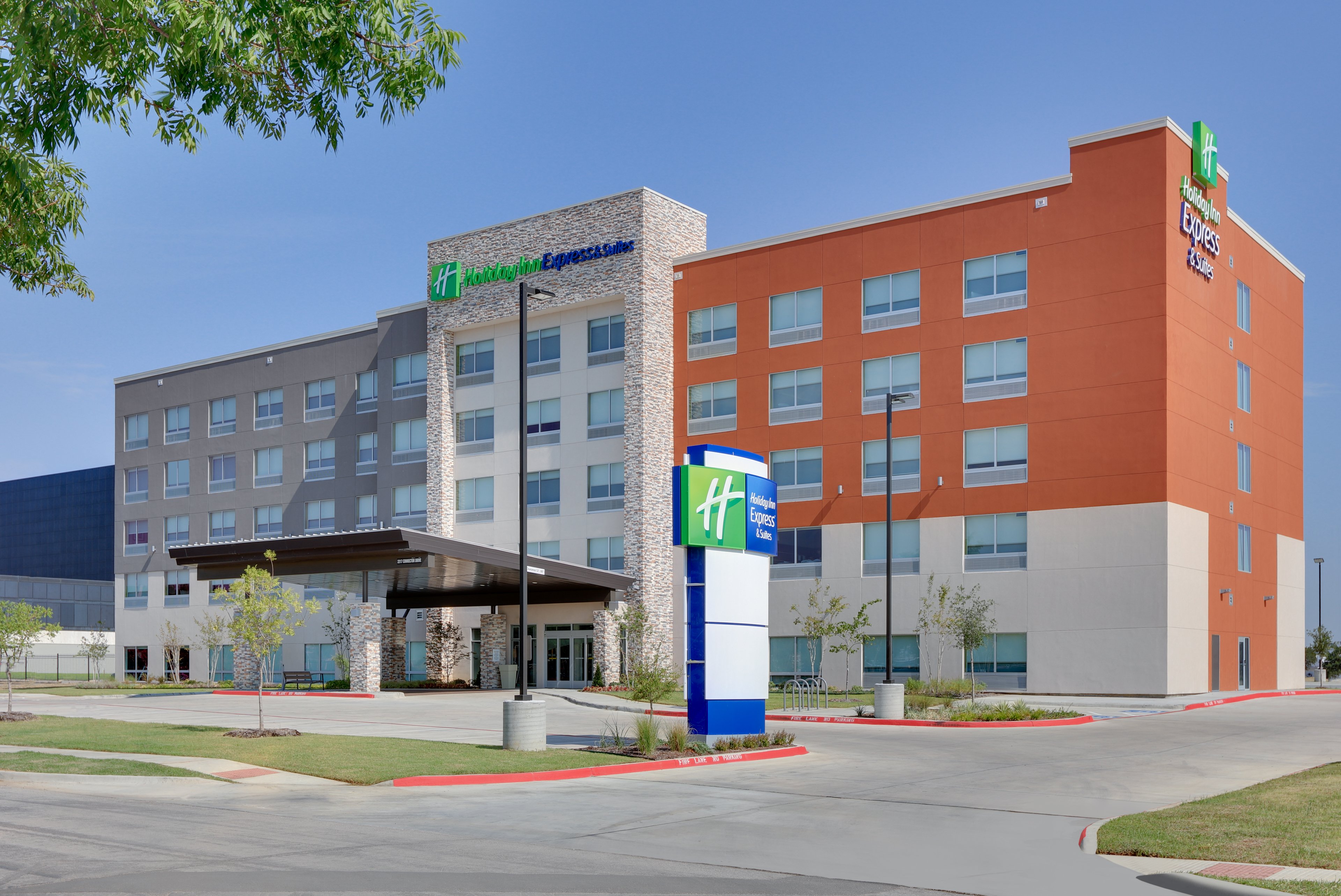 Holiday Inn Express & Suites Dallas Nw Hwy - Love Field 43/45
