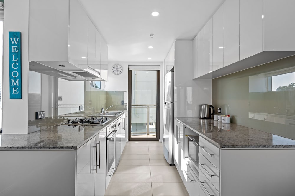 Proximity Waterfront Apartments 28/46