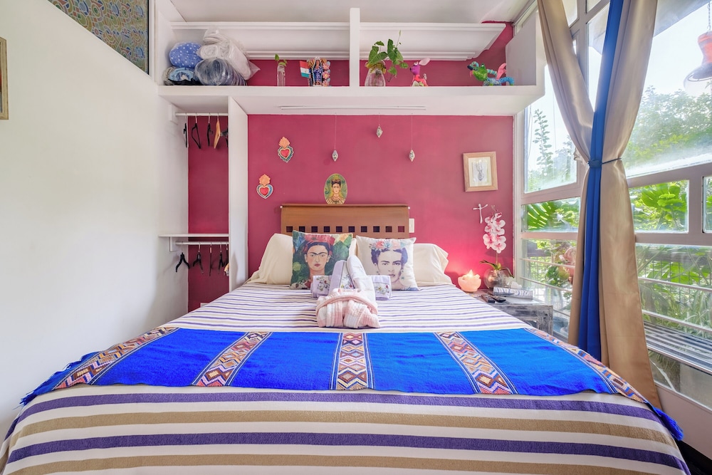 Queen Bed, Shared Bathroom