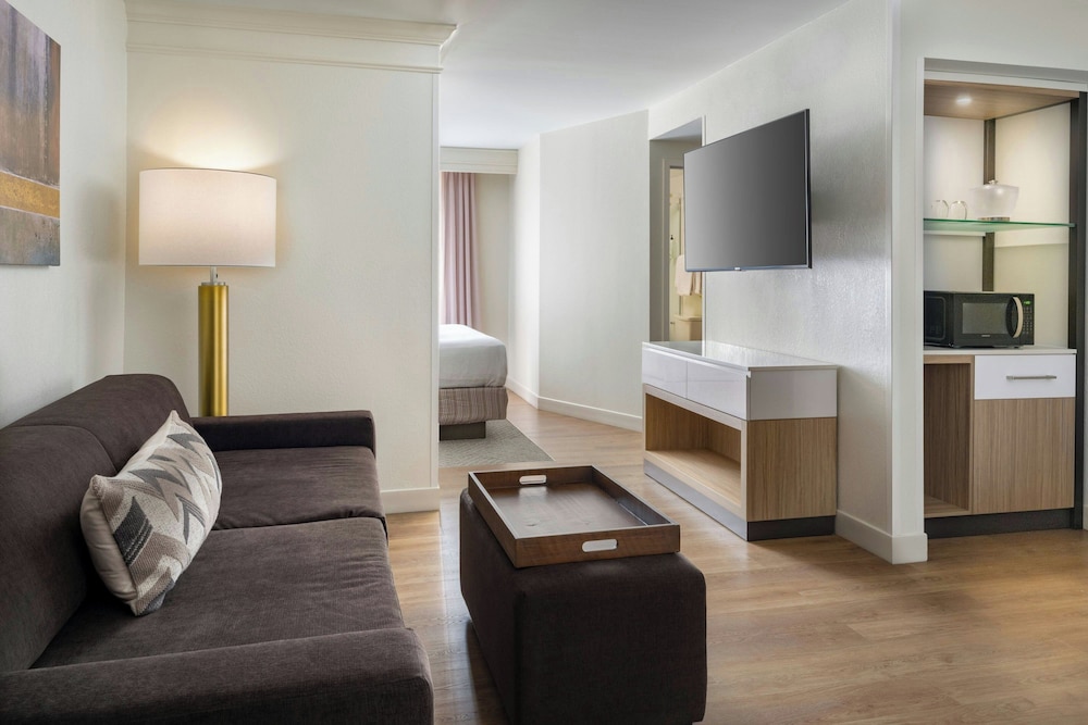 Springhill Suites by Marriott State College 43/63
