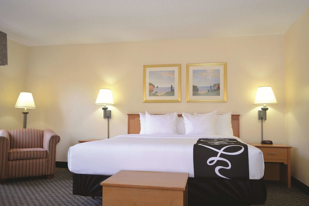 La Quinta Inn & Suites by Wyndham Tampa Fairgrounds - Casino 26/43