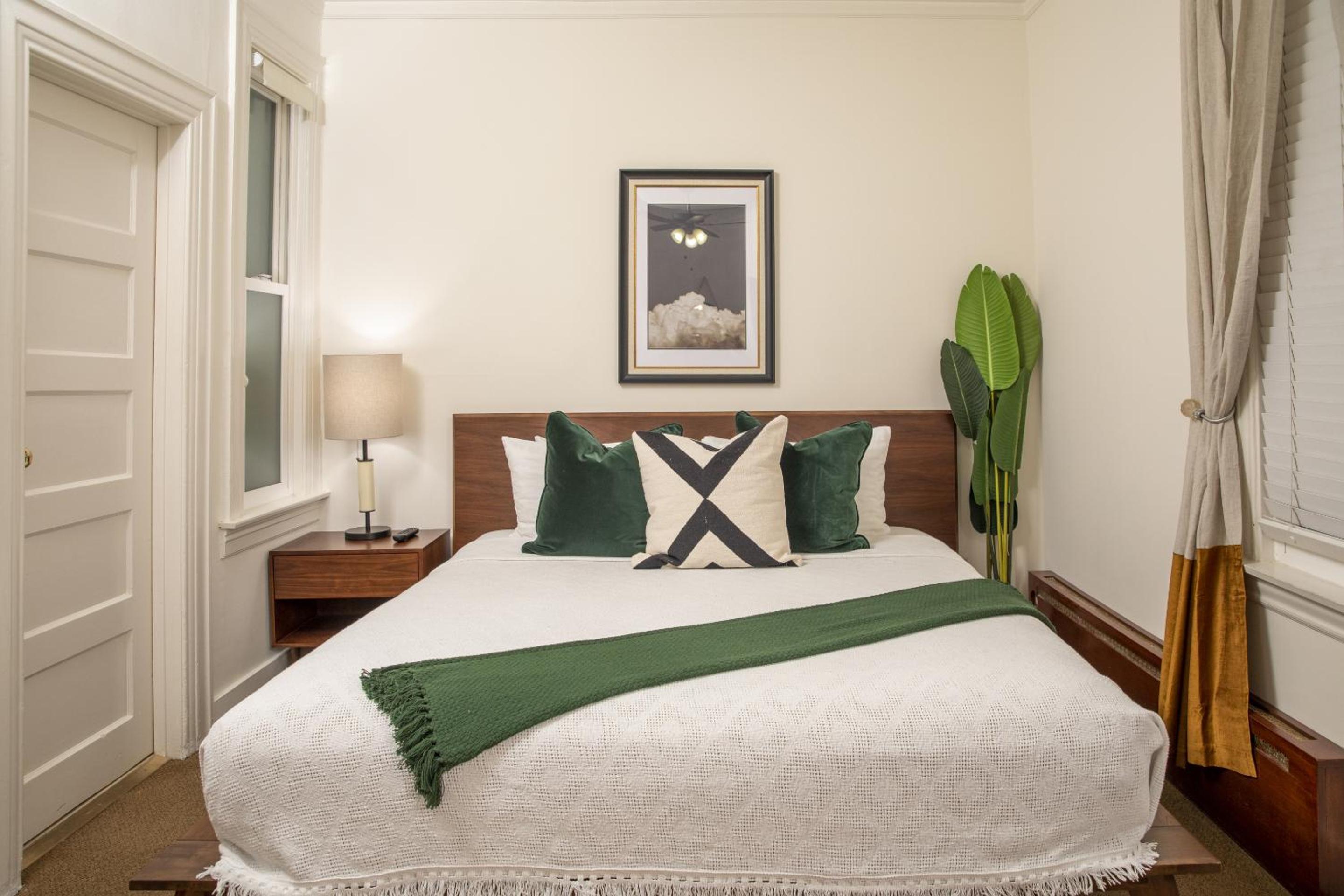 Superior, King Bed
