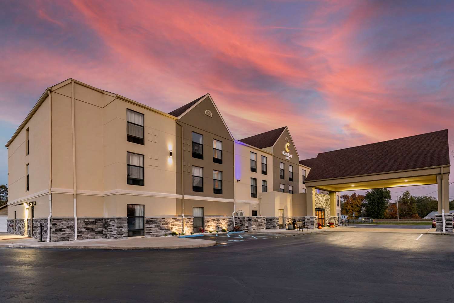 Comfort Inn Madison, IN 2/43