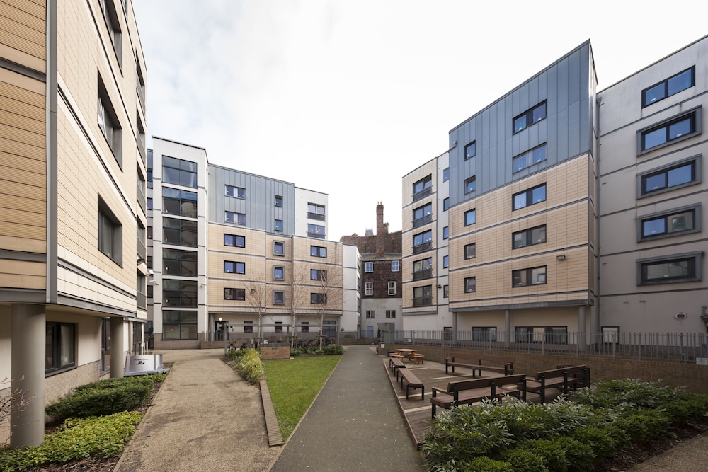 Albert Court Campus Accommodation 13/15