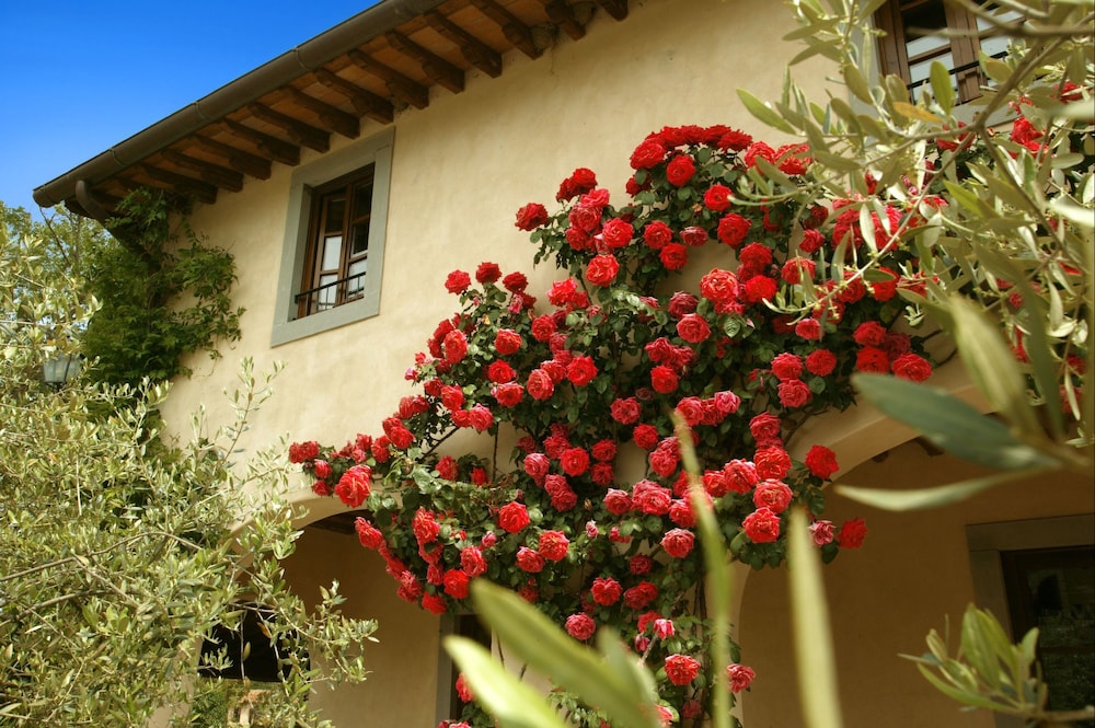Monsignor Della Casa Country Resort 65/70