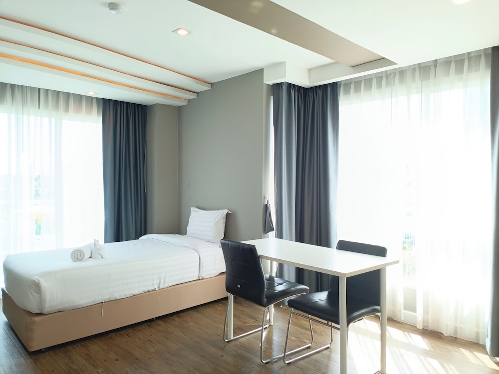 Wisdom Hotel and Residence 22/50