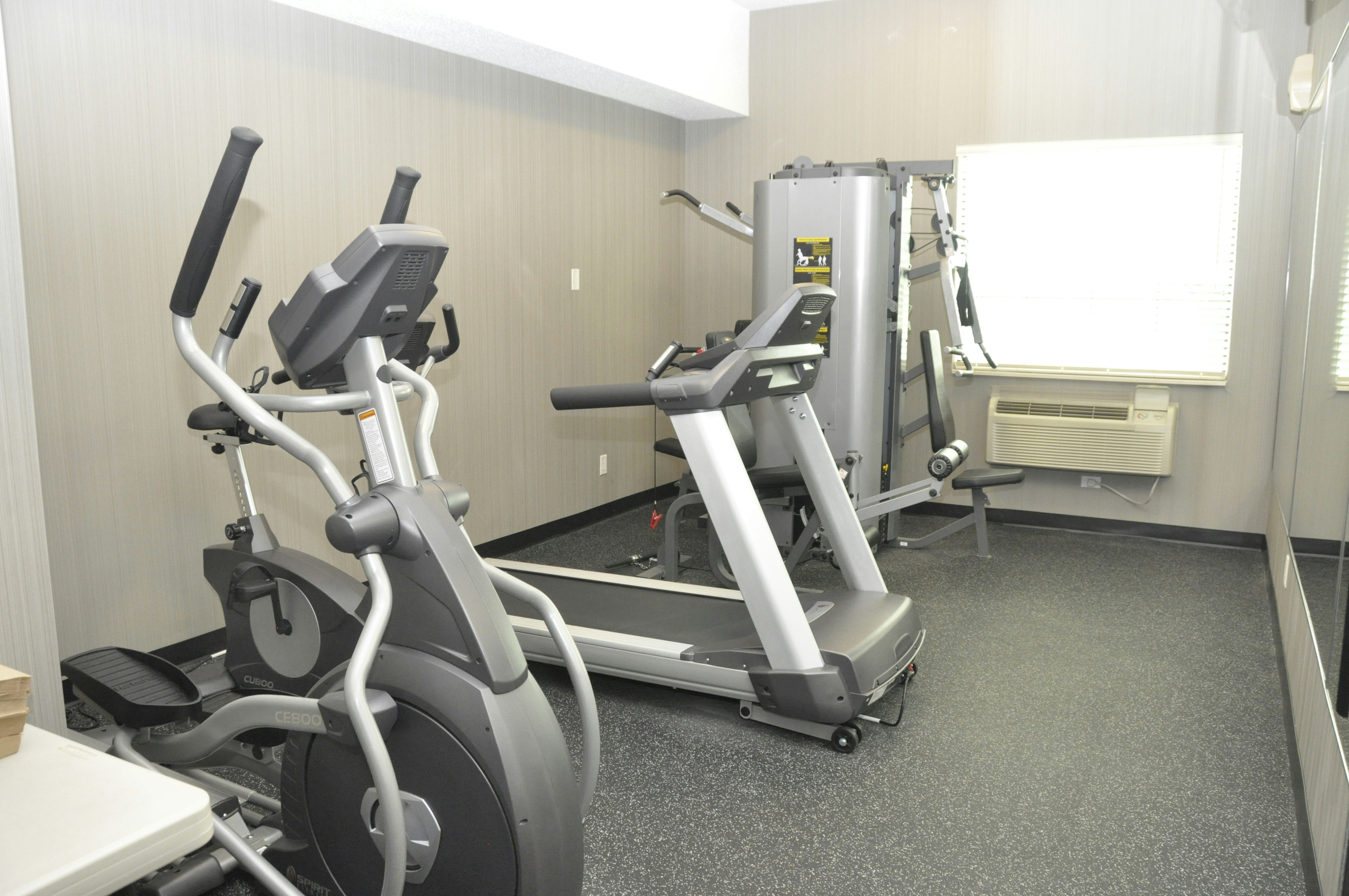 Holiday Inn Express Barrie 40/75