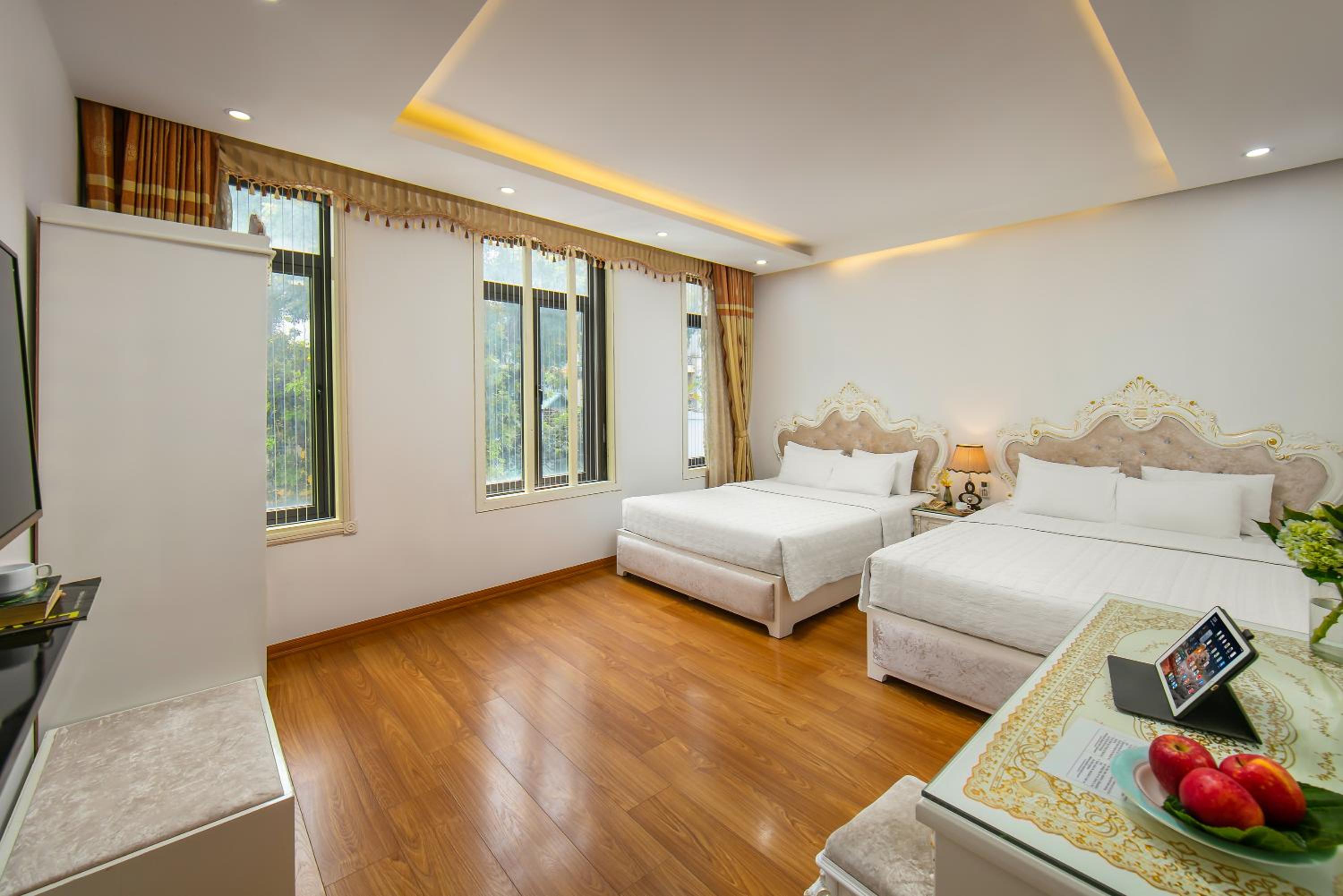 Deluxe, Family, 2 Queen Beds, City View