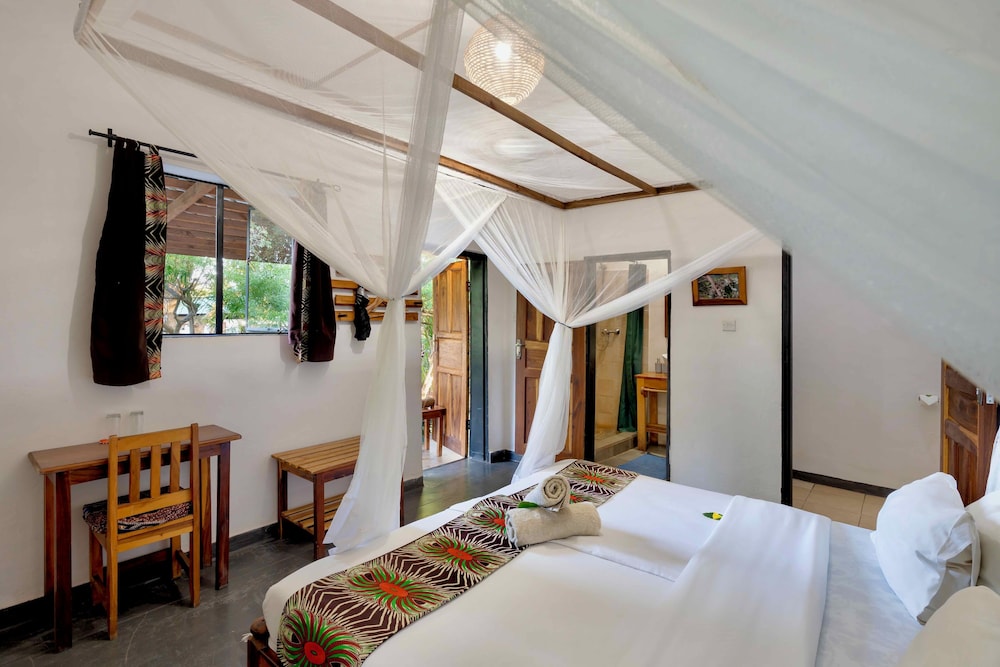 Kamunjila Lodge 13/50