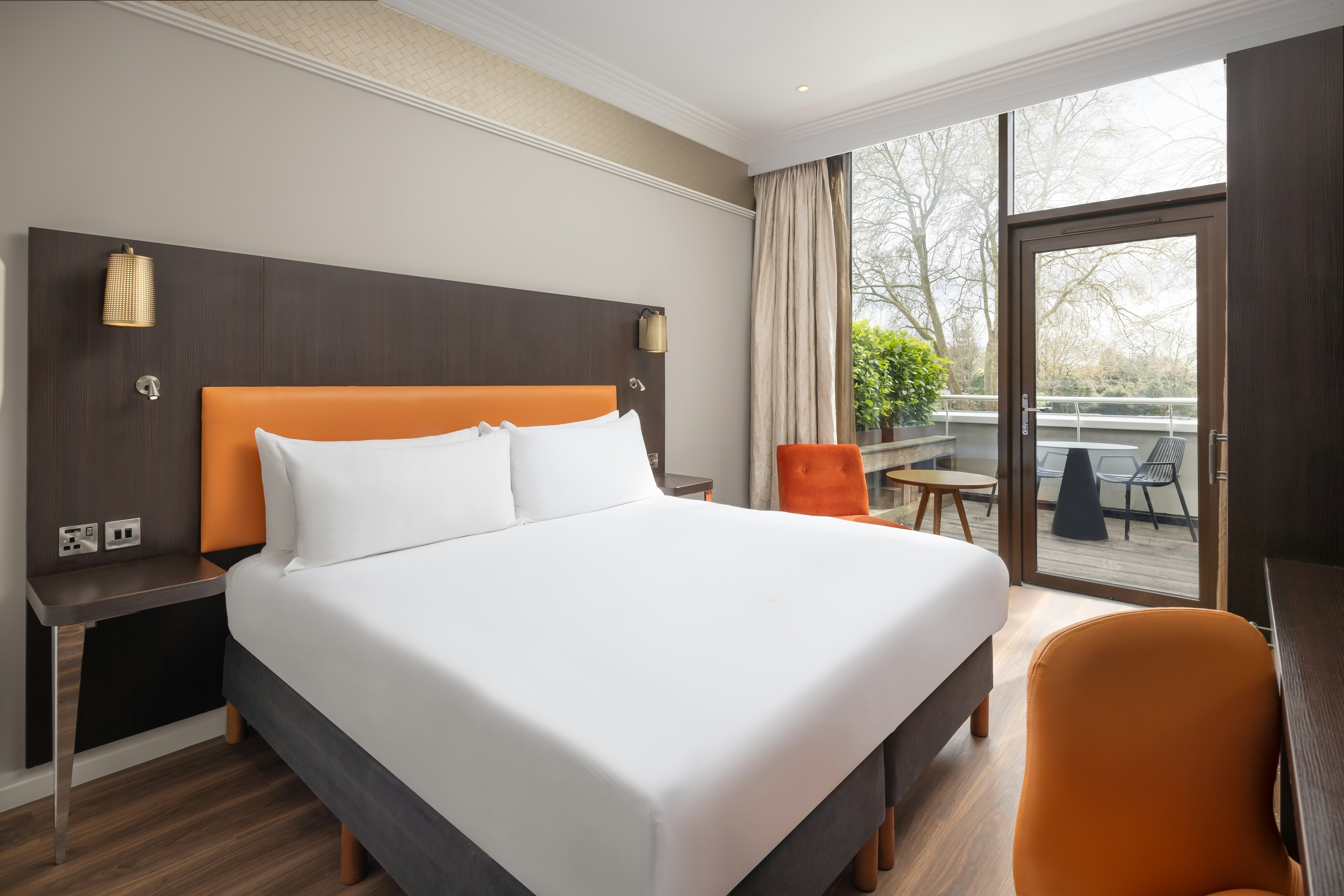DELUXE, KING BED, BALCONY