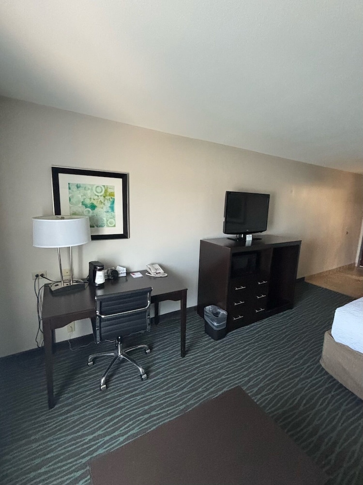 Ramada by Wyndham Burkburnett / Wichita Falls 58/65