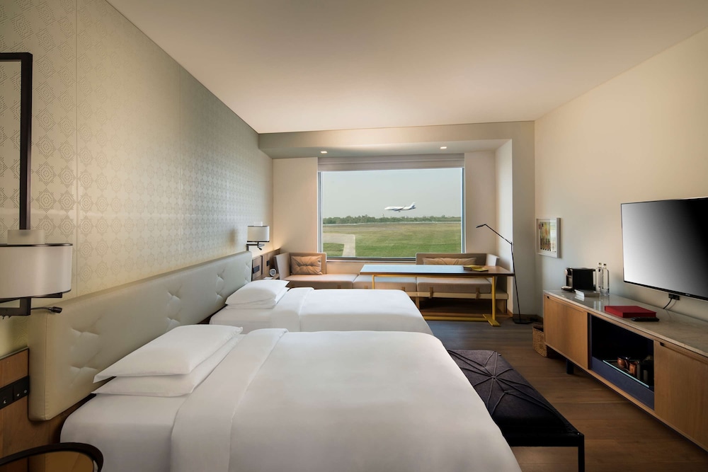 Andaz Delhi, by Hyatt 9/82