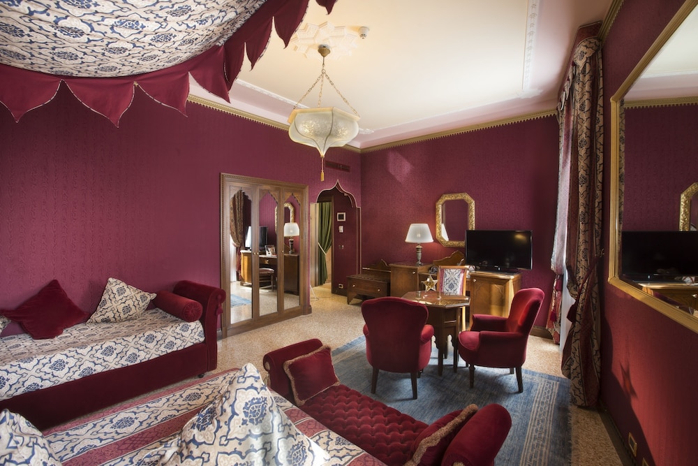 Ai Mori d'Oriente Hotel 35/50