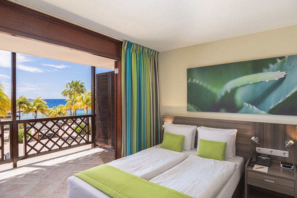 Lions Dive Beach Resort Curacao 27/72