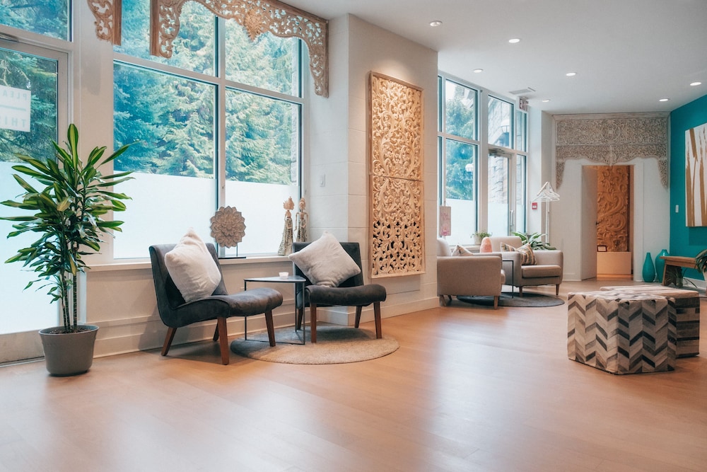Summit Lodge Boutique Hotel 36/58