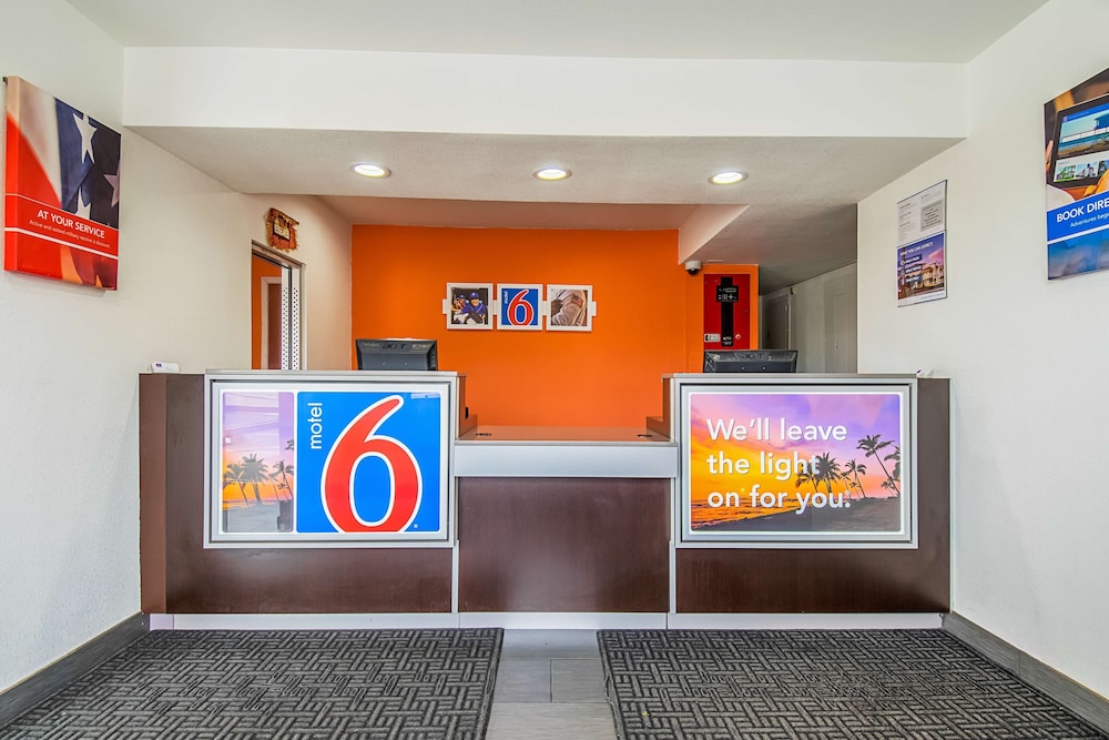 Motel6 Bakersfield, CA - Airport 14/63