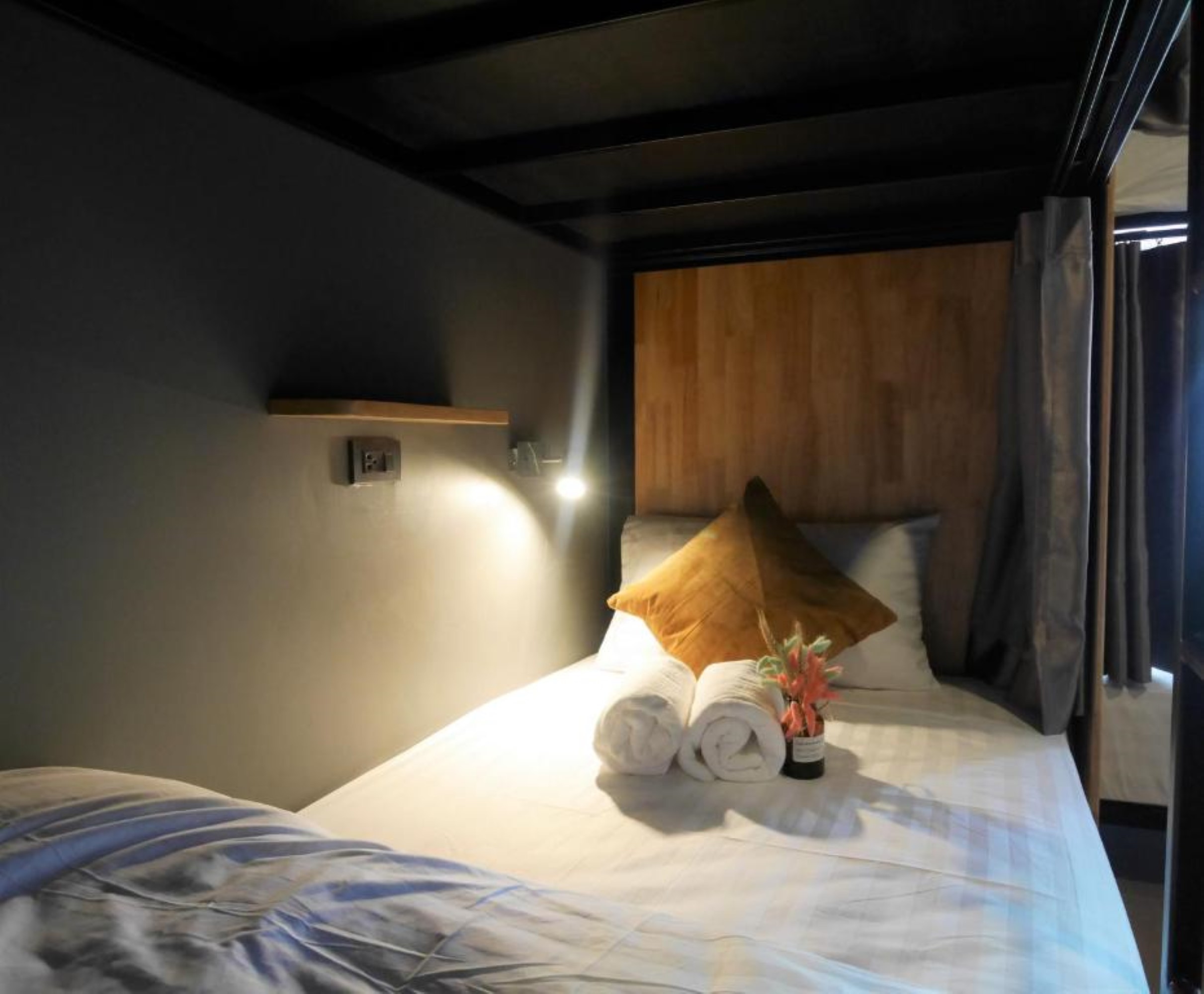 Female Dorm, Female Only