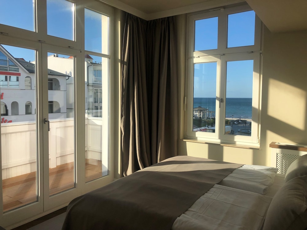 Loev Hotel Rugen 23/70