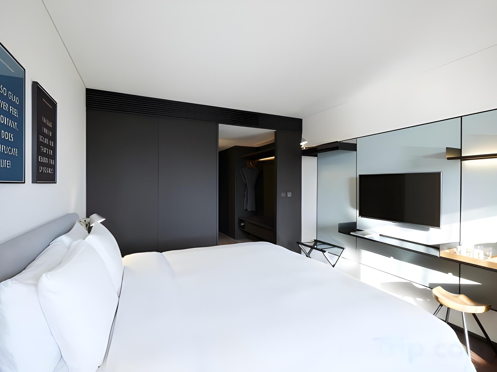 Deluxe, Double Bed, No Parking