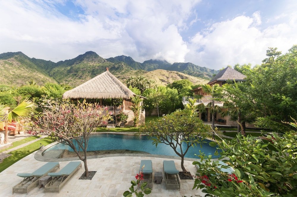 Sun Suko Boutique Retreat 12/69