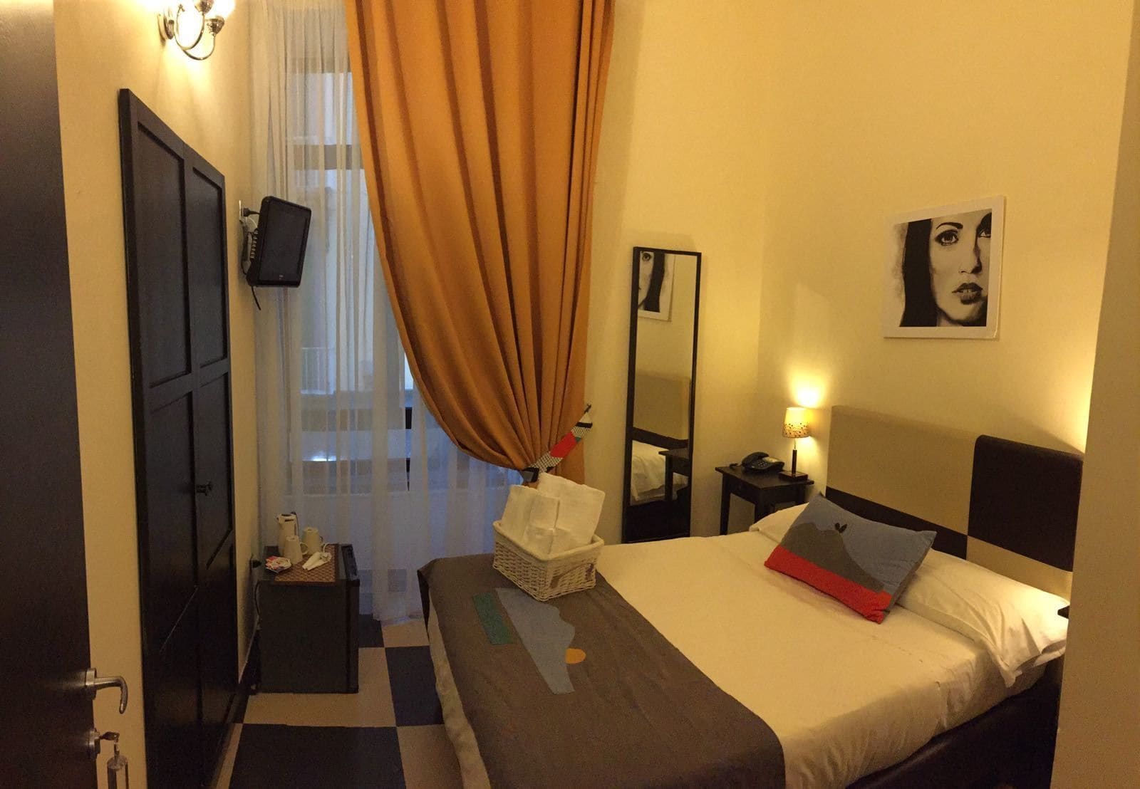 1 BEDROOM, BASIC, SINGLE, DOUBLE BED