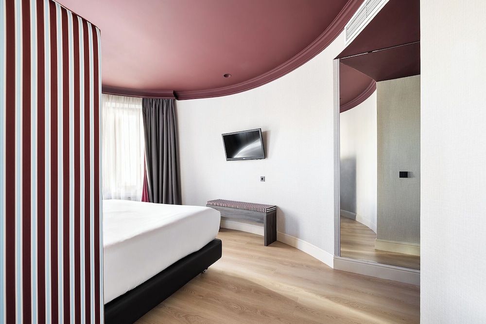 Hotel One Shot Luchana 22 (Ex Innside Madrid) 27/73