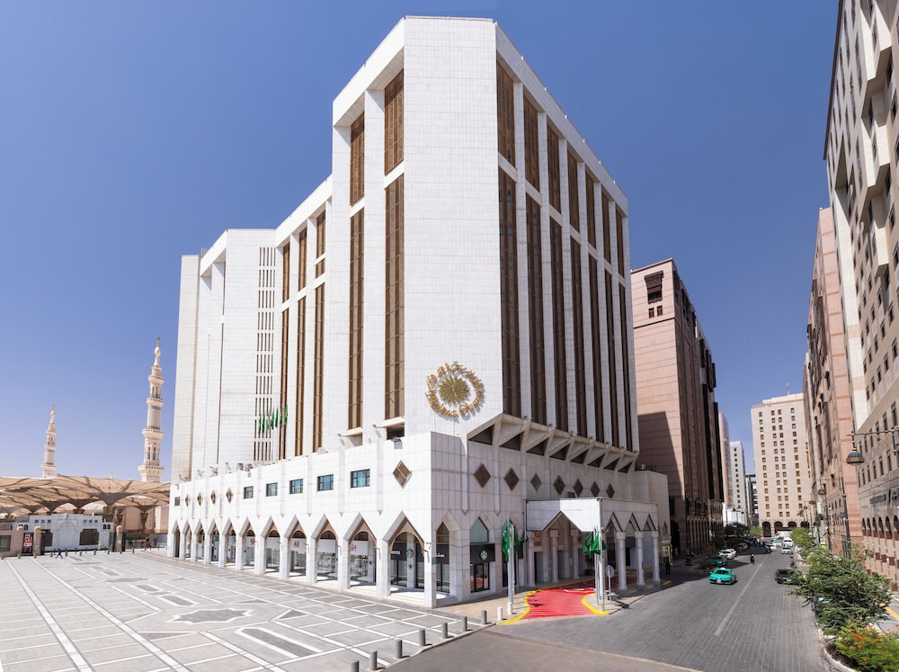 فندق المدينة أوبروى(The Biltmore Al Madinah) 69/73