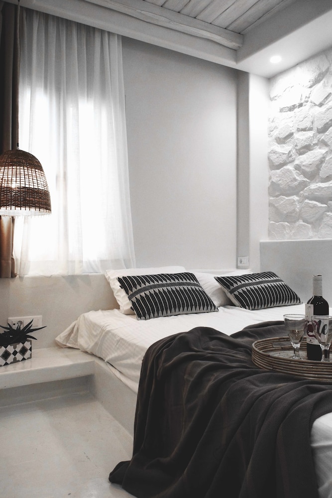 Emery Boutique Apartments 18/50