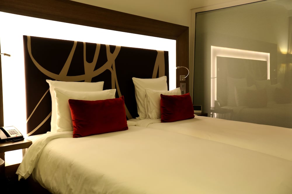 Novotel New Delhi Aerocity 16/64