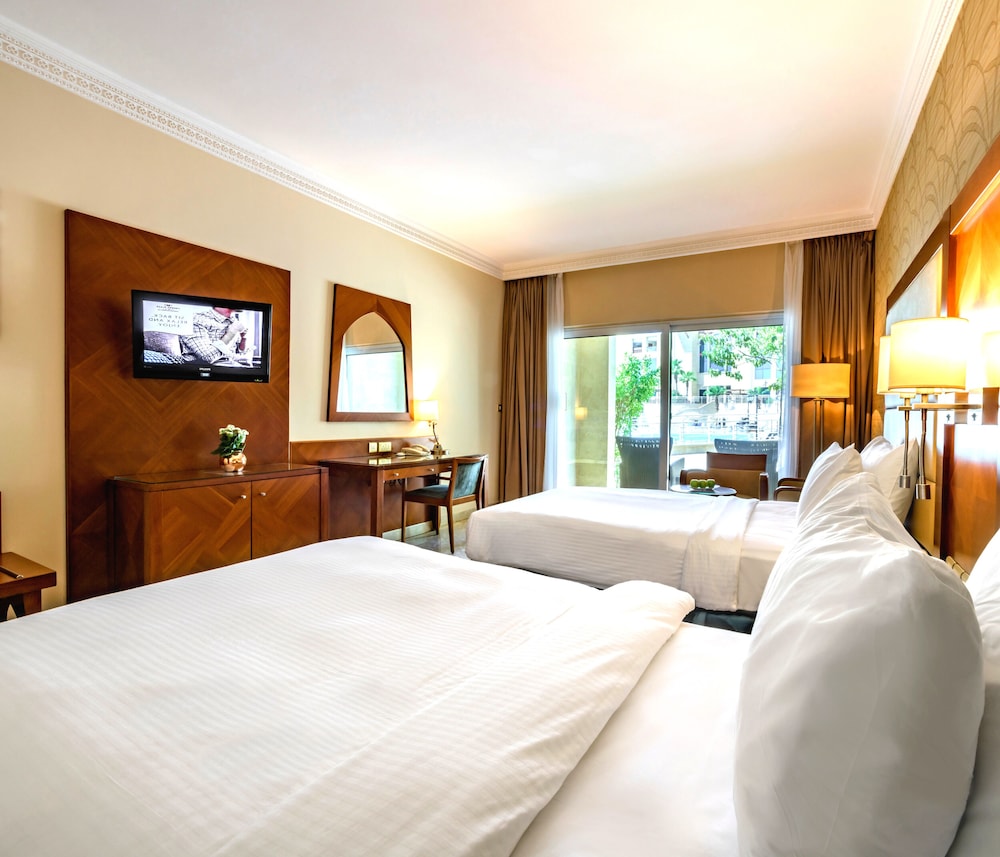 Crowne Plaza Jordan Dead Sea Resort and Spa 12/74