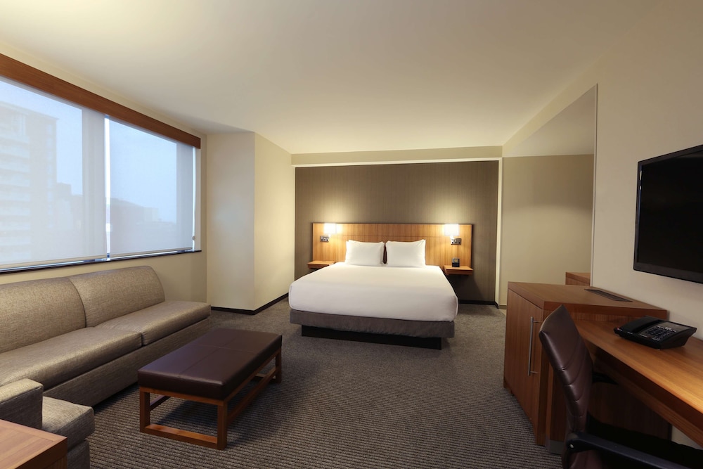 Hyatt Place Flushing Laguardia Airport 18/58
