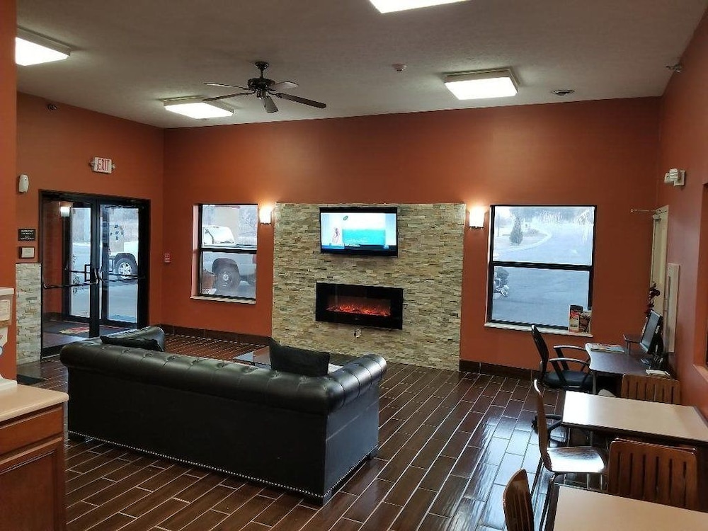 Super 8 by Wyndham Bellefontaine 29/38