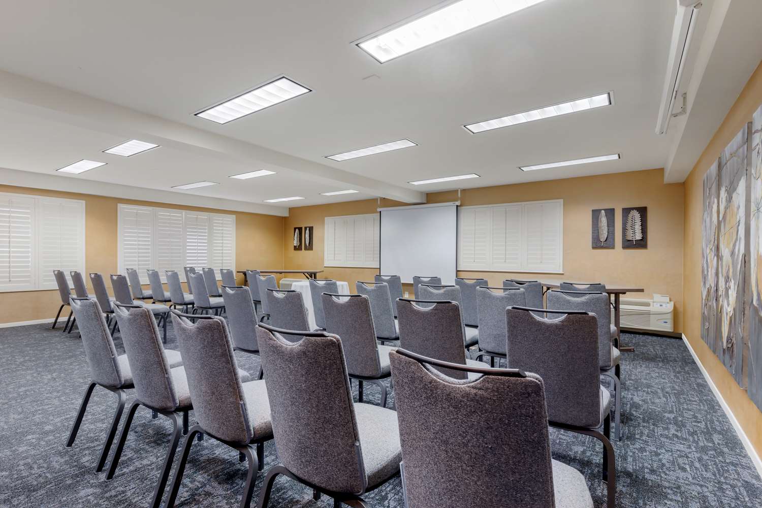 Best Western Plus Novato Oaks Inn 21/28