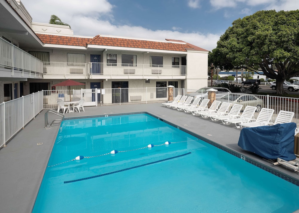 Motel6 Carlsbad, CA - Near Legoland 38/53