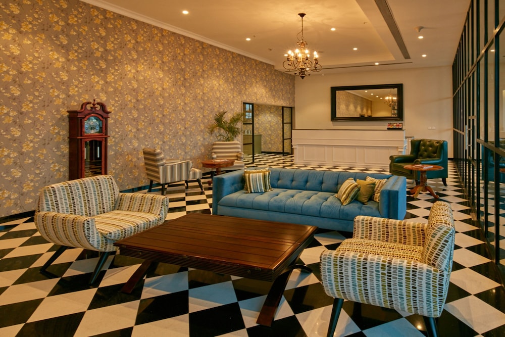 THE WAVERLY HOTEL & RESIDENCES 41/57