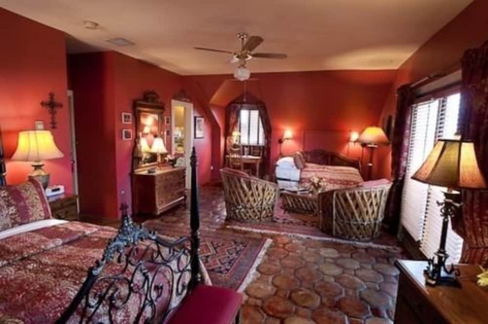 El Paradero Bed & Breakfast Inn 48/79
