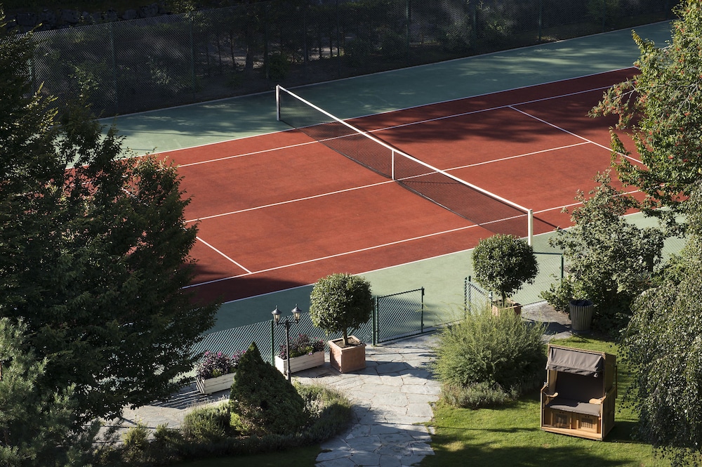 The Park Gstaad, Four Seasons Hotel 23/50