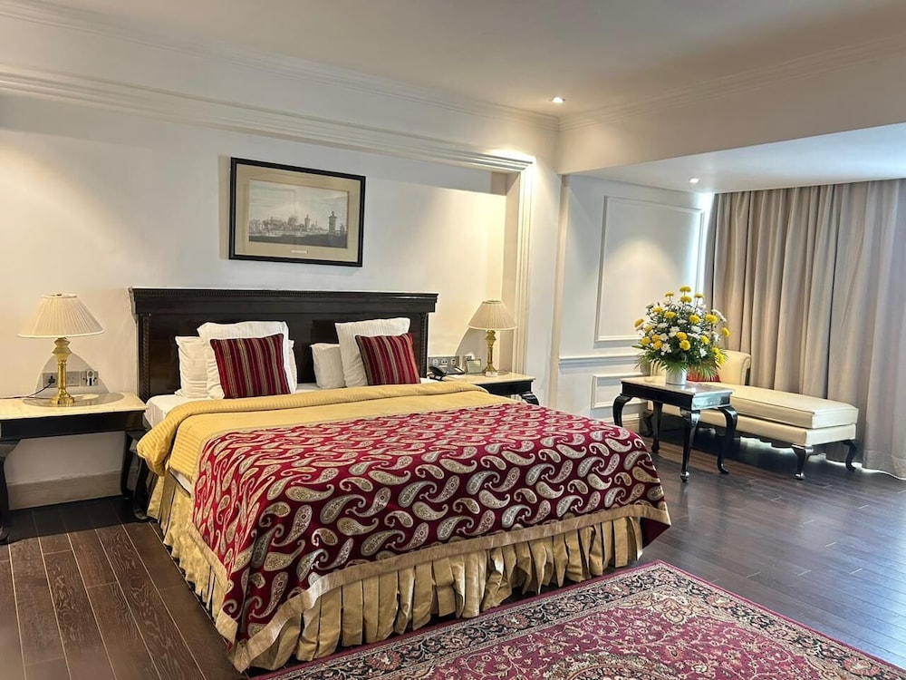 Ashok, Luxury, Studio, Suite, Double Bed