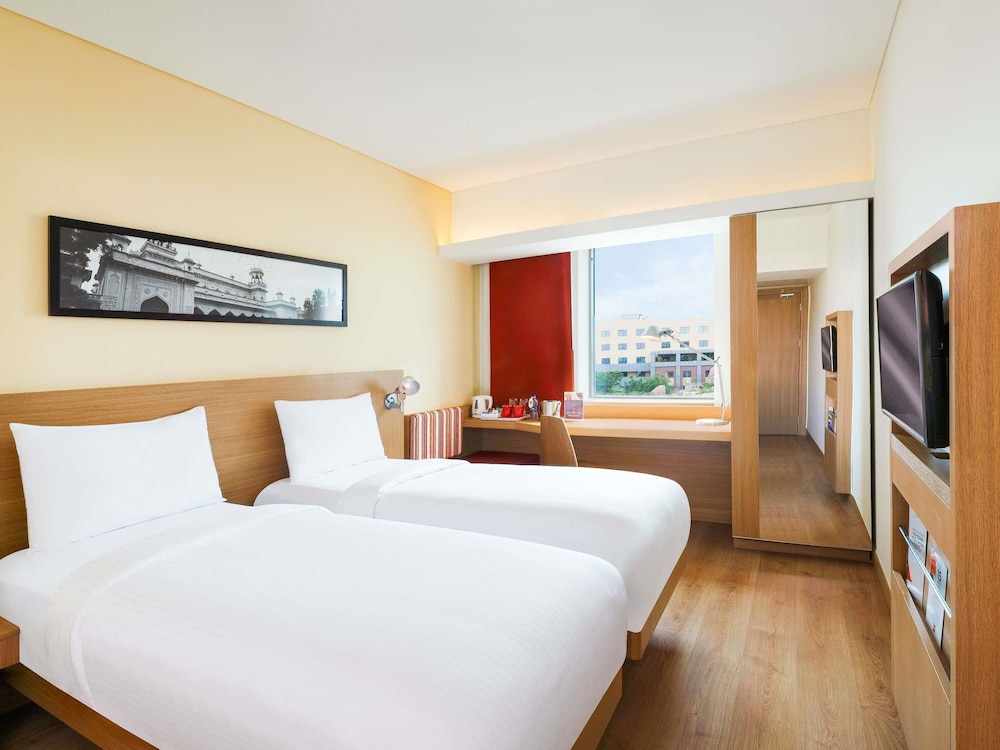 ibis Navi Mumbai 23/75