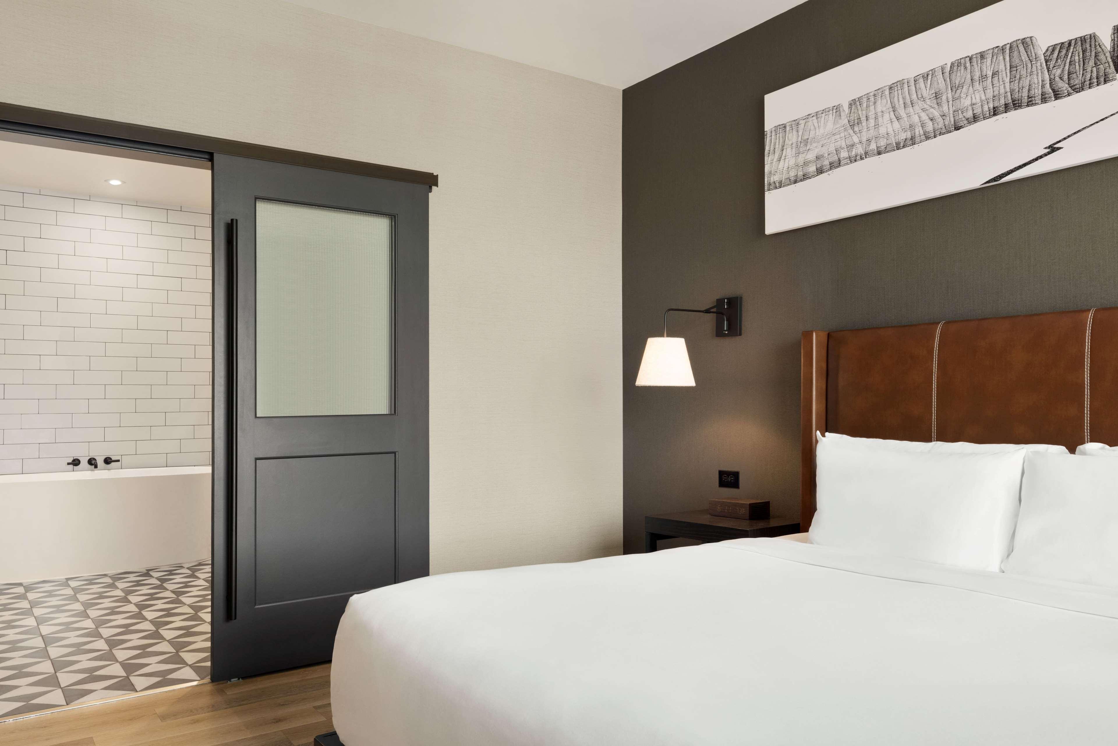 1 Bedroom, Red Rocks, Suite, King Bed