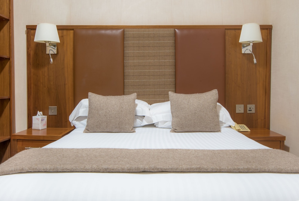 Mackays Hotel Wick 25/50