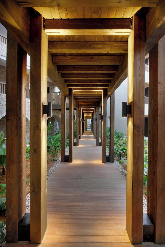 The Westin Resort, Costa Navarino 12/71