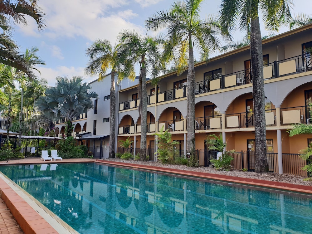PALM ROYALE photo5