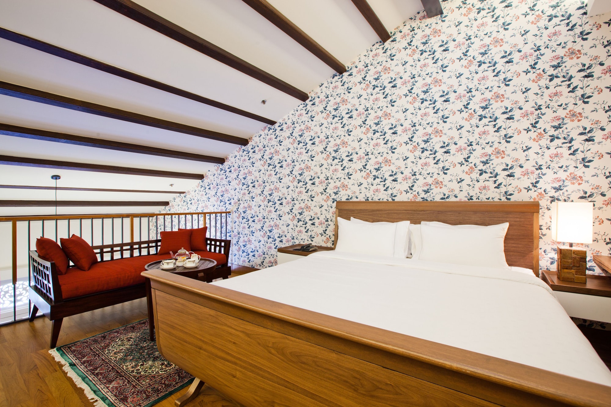 Sultan, Loft, King Bed, Sofa