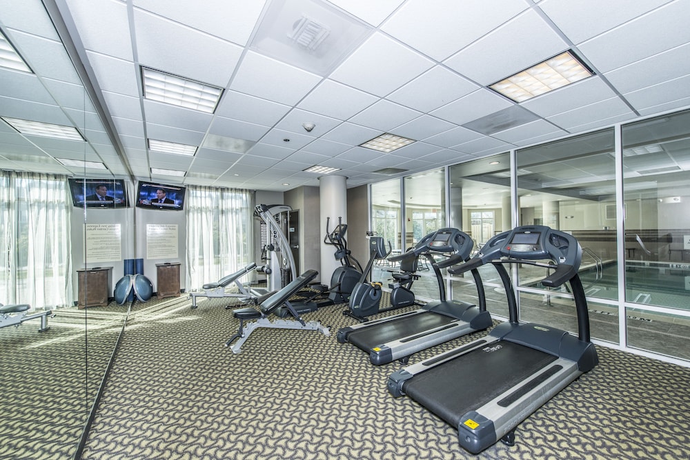 Holiday Inn Express Hotel And Suites Charleston Arpt Conv Ctr Area 30/67