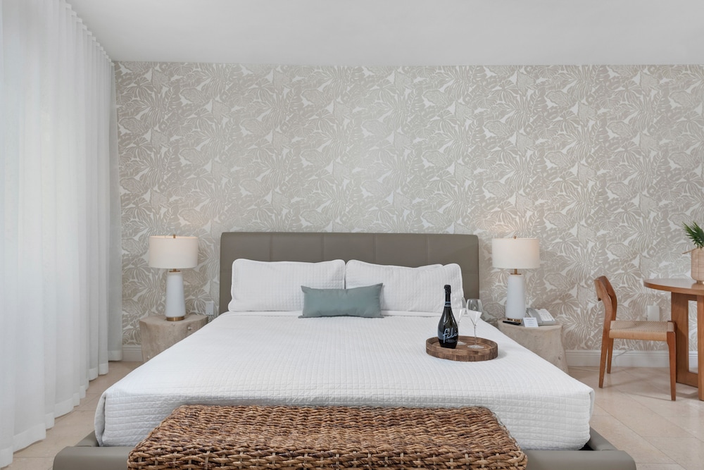 BASIC, STUDIO, KING BED, BALCONY