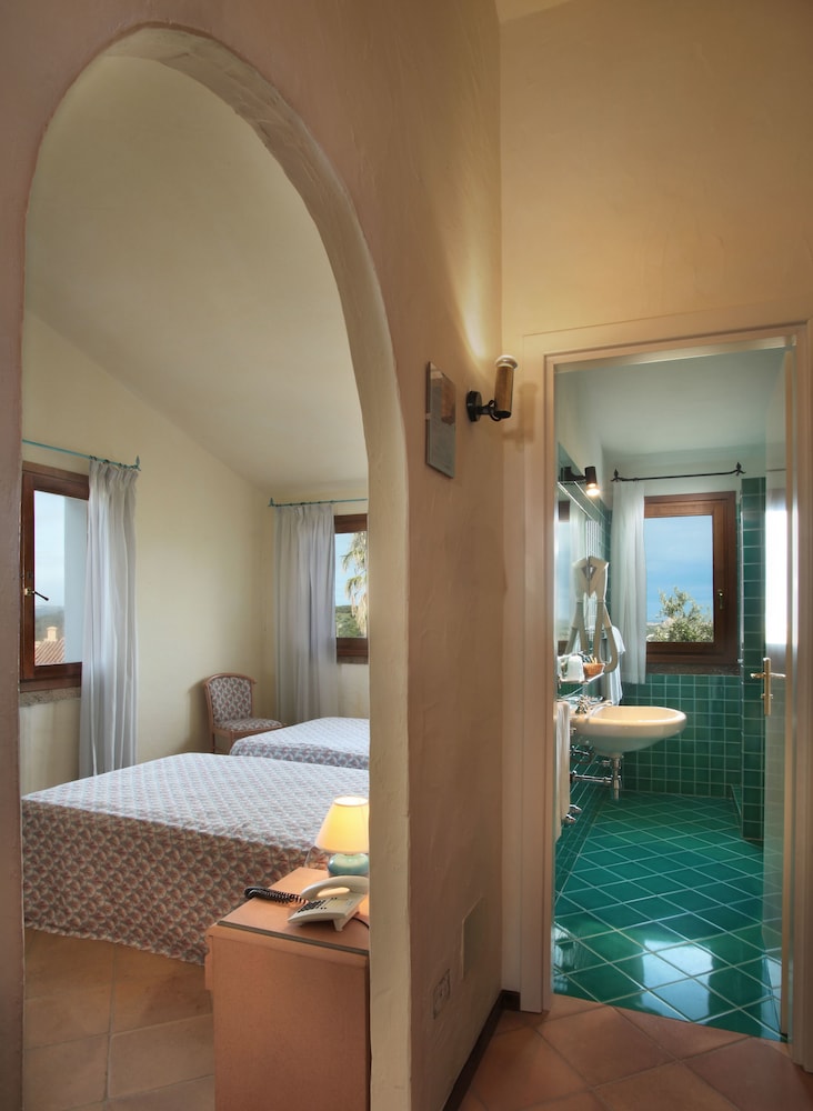 PULICINU HOTEL 8/50