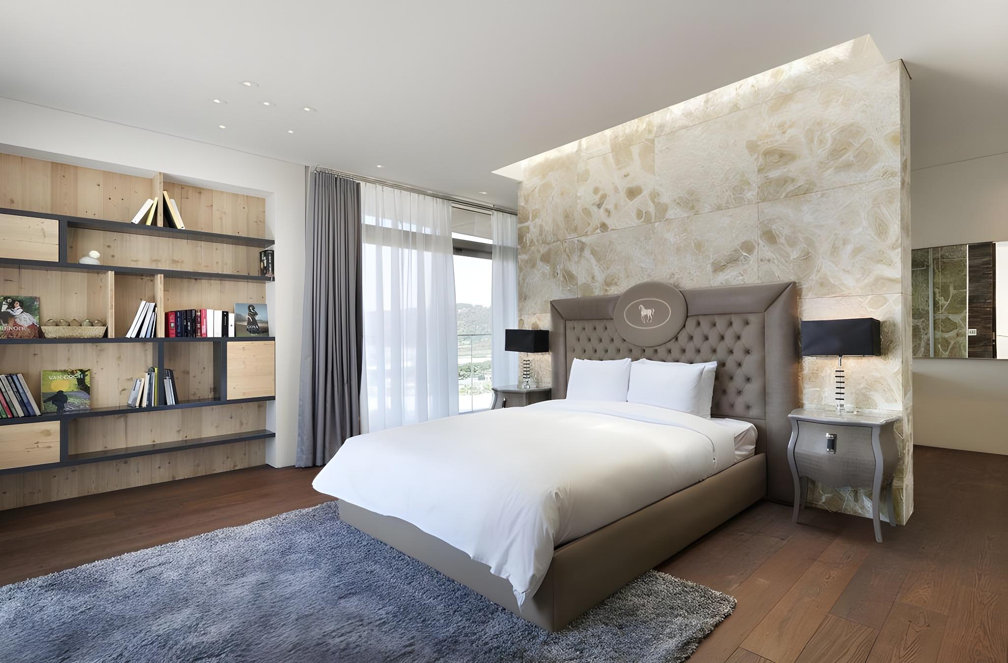 Duplex, Castle, 3 Beds