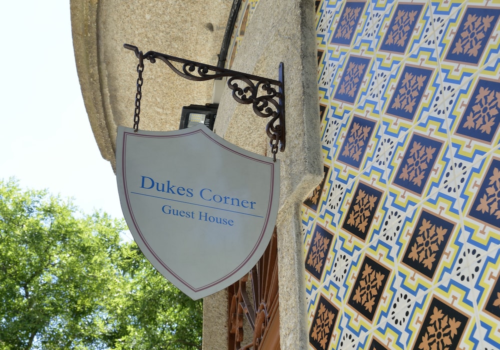 Dukes Corner Guest House 6/76